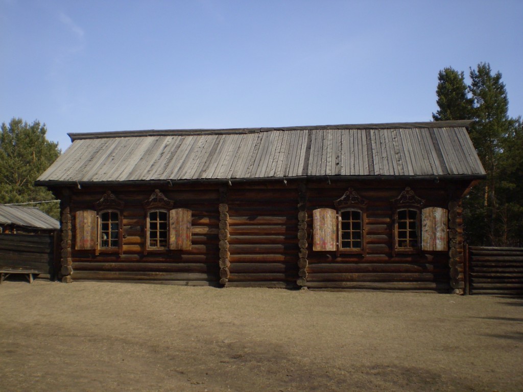 Изба дала крен